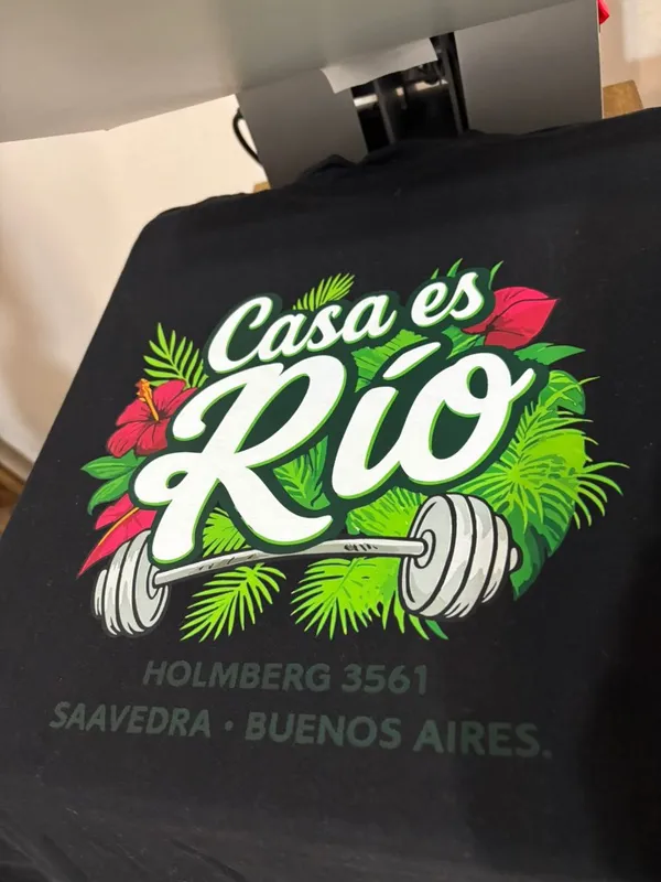 Remera Casa es Río — estampado full color DTF